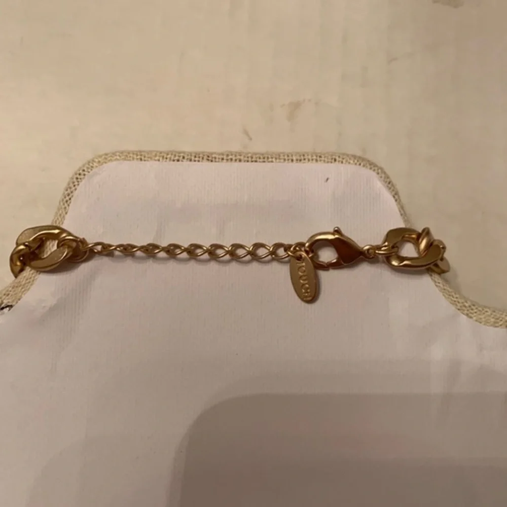 Touch Beautiful Goldtone Necklace NWOT